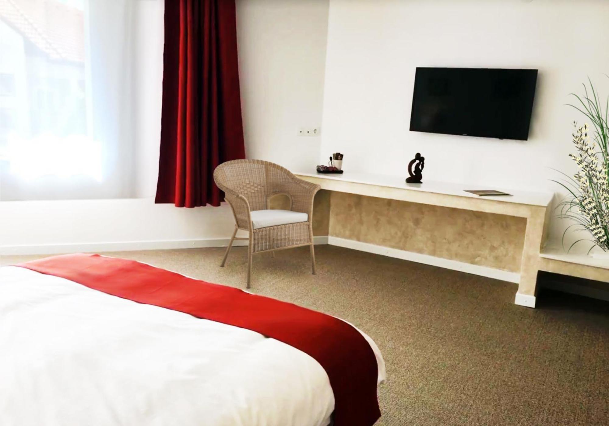 Csiki Hotel Miercurea Ciuc Dış mekan fotoğraf