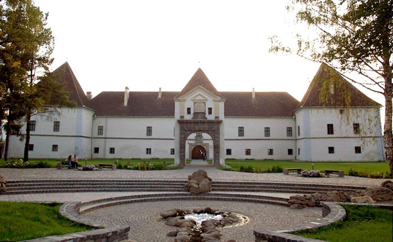 Csiki Hotel Miercurea Ciuc Dış mekan fotoğraf