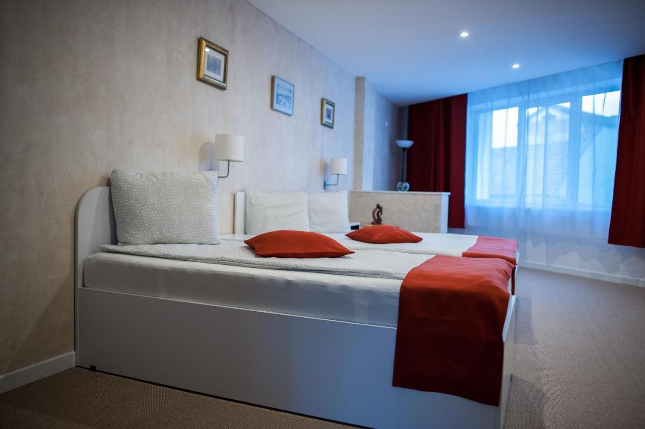 Csiki Hotel Miercurea Ciuc Dış mekan fotoğraf